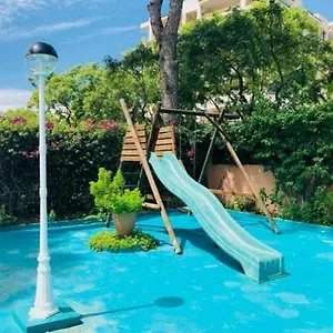 https://llum-salou-apartment.top-hotels-tarragona.com