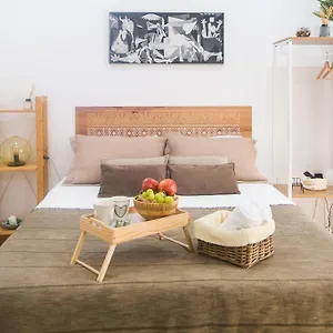 Picasso Apartment